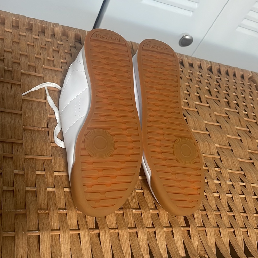 Reebok - Picture 4 of 4